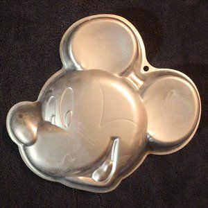 Wilton Mickey Mouse Character Shape Cake Pan 9" x 2"